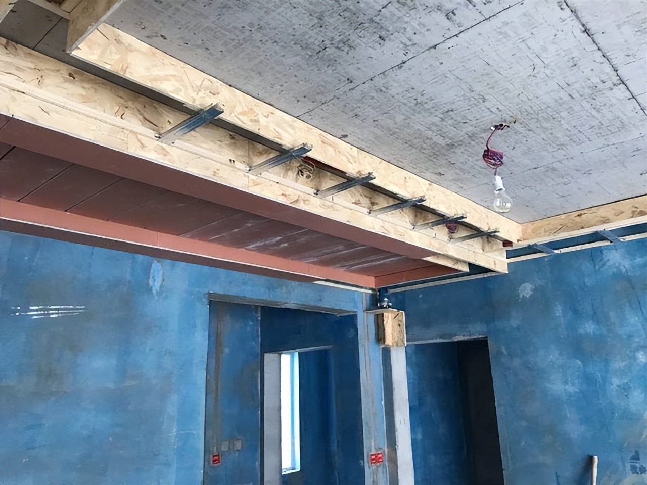 装修吊顶用木龙骨好还是轻钢龙骨,石膏吊顶木龙骨好还是轻钢龙骨好