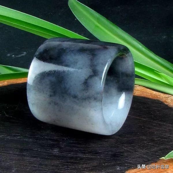 水墨玉与乌鸡种翡翠的区别,乌鸡料翡翠和青花玉的区别