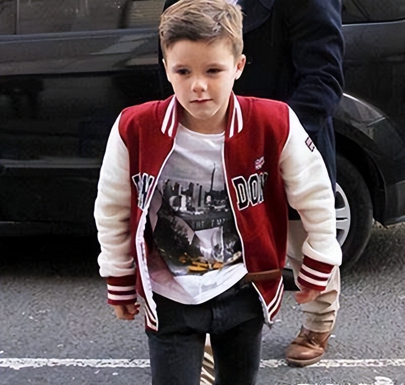 贝克汉姆47米,贝克汉姆小7多大