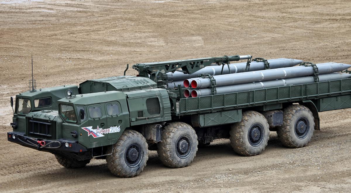 俄罗斯火箭炮攻击视频,俄罗斯冰雹火箭炮万箭齐射