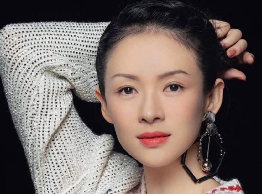 章子怡的露脐装几成笑柄,章子怡身材傲娇真是魅力四射