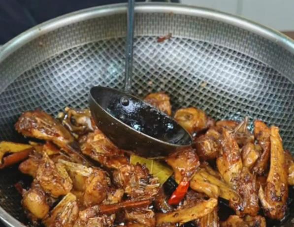 啤酒鸭如何做入口即化最好吃,家常风味啤酒鸭方法简单味道浓