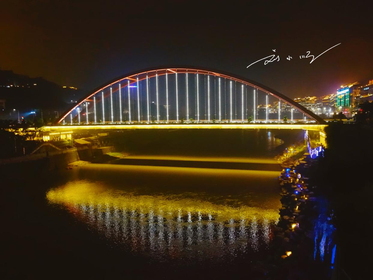 贵州茅台酒驰名中外,贵州省茅台镇出名酒厂