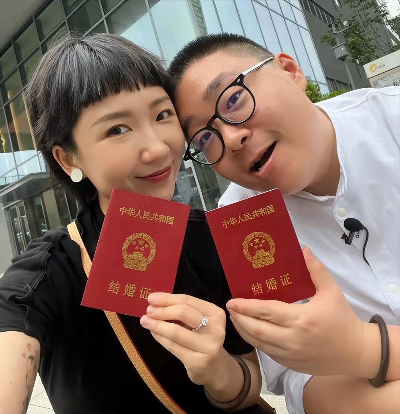 郝劭文晒婚纱照和妻子秀恩爱,郝劭文结婚感言