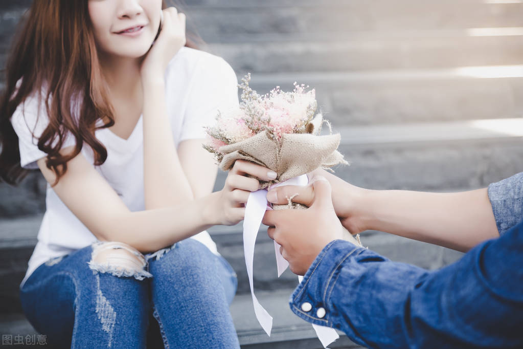 女生高冷怎么破局,女生高冷怎么能打动她