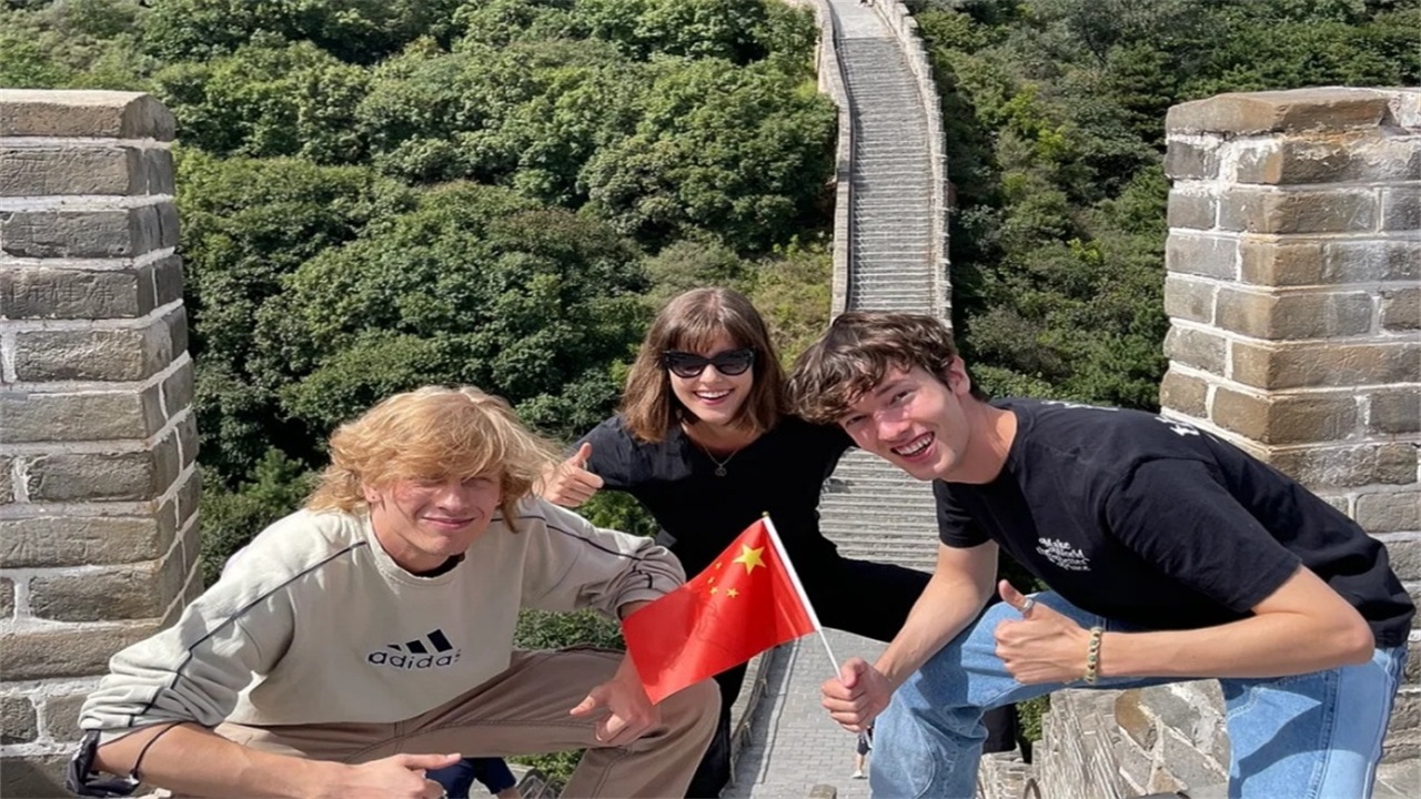 外国人吐槽高铁服务差,中国高铁被外国人评价