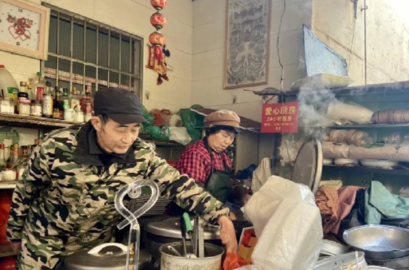 南昌夫妇开餐馆只收一元,夫妻开菜店每天亏本100块