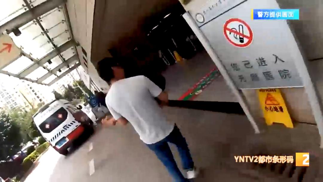 在云南小朋友被蚂蚁咬了怎么办,被蚂蚁咬的男孩完整版