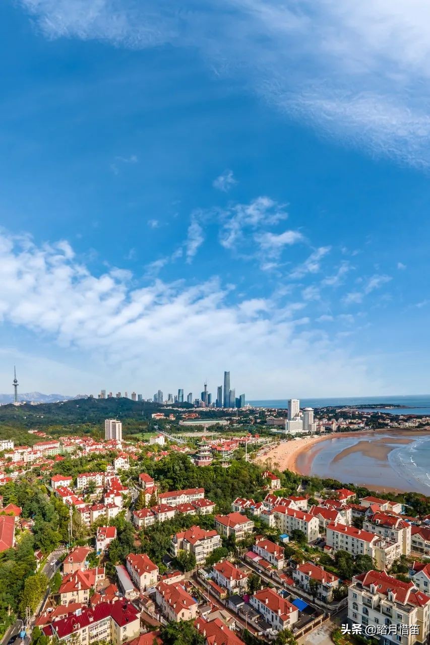 被誉为“东方瑞士”的青岛，有太多的海边浪漫