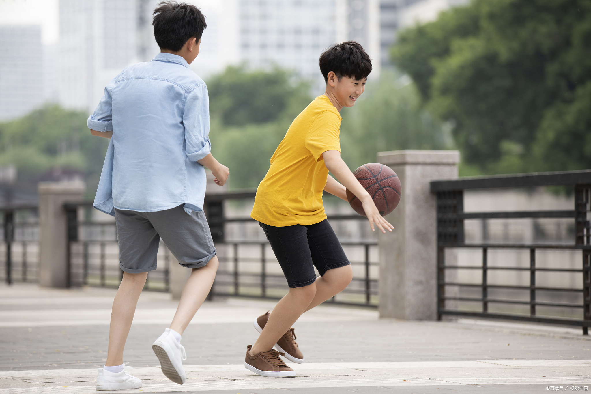 男孩身高和体重多少是标准范围,14岁男孩标准身高能长多高