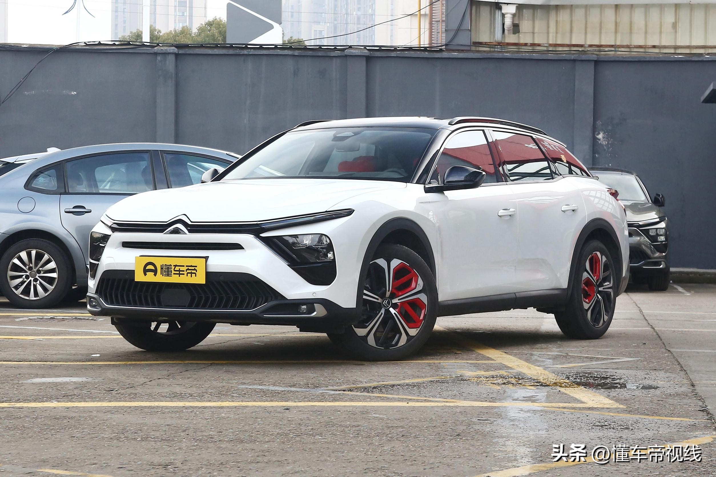 东风雪铁龙凡尔赛c5x成新爆款,东风雪铁龙凡尔赛c5x混动落地