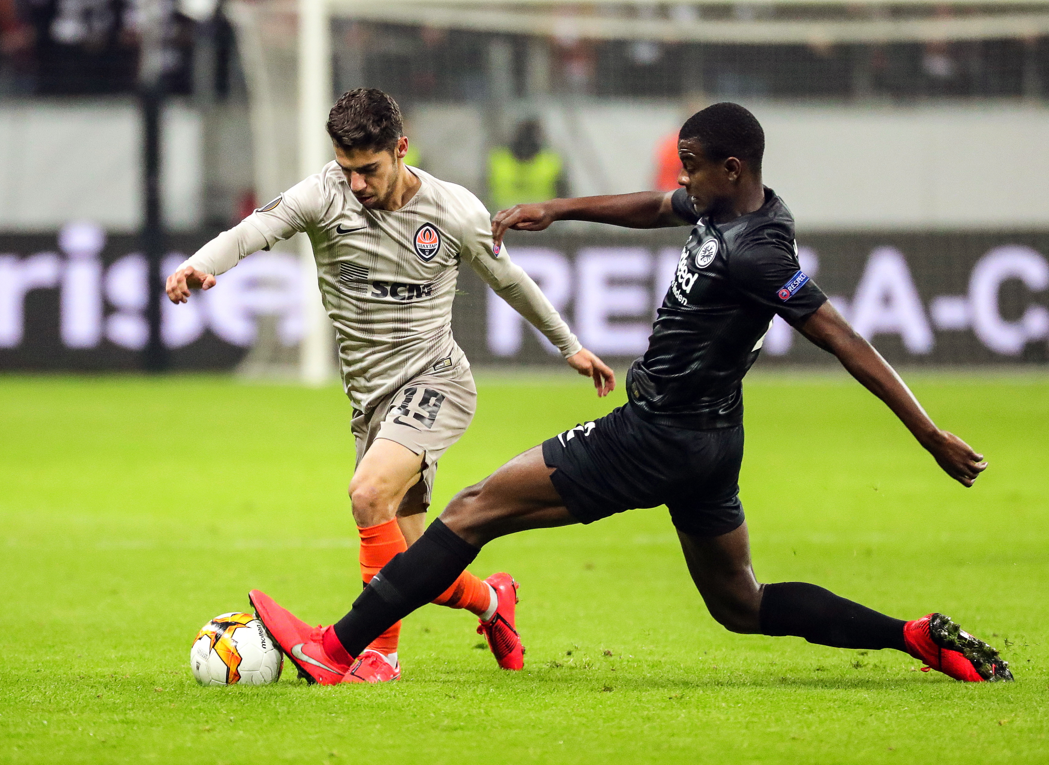 去意已决！蓝军大将自荐加盟AC米兰！顶薪免签6400万射手+中卫