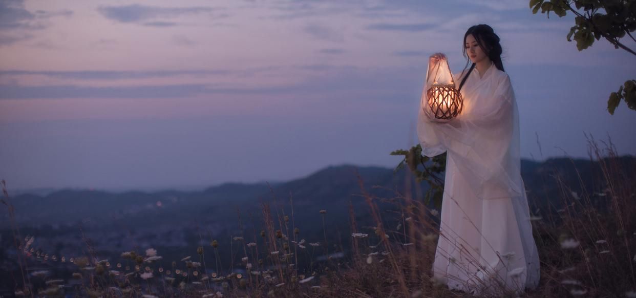二十四句赞美女子的绝美古诗词,那些夸女孩子漂亮的绝美诗词