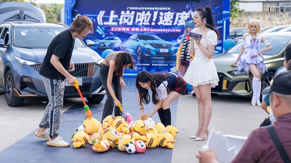 职场小白入职小短片,职场小白上班视频