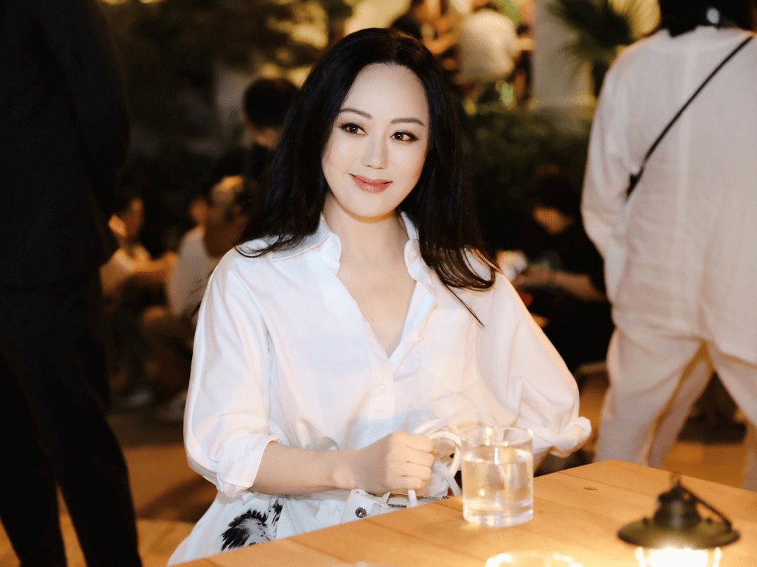 插足闺蜜不管儿女，直播带货的章小蕙，嗲味十足话术你想不到