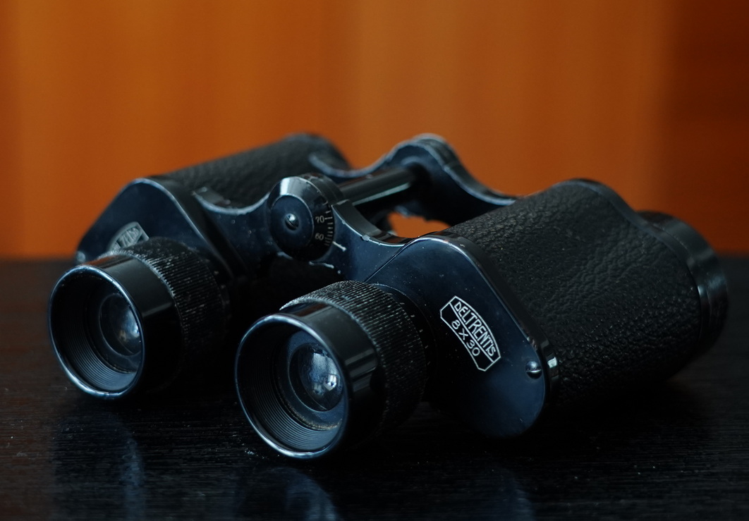 战争时期的老式军用望远镜,战争年代的18倍望远镜