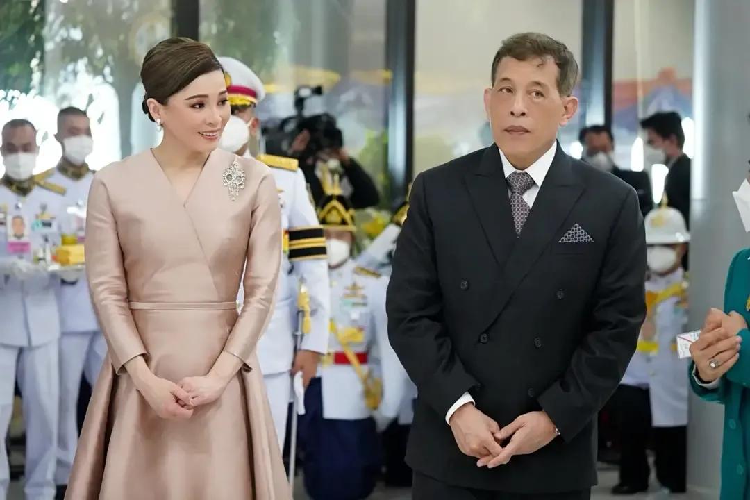 泰国王室今日最新消息苏提达,泰国王后苏提达册封大典