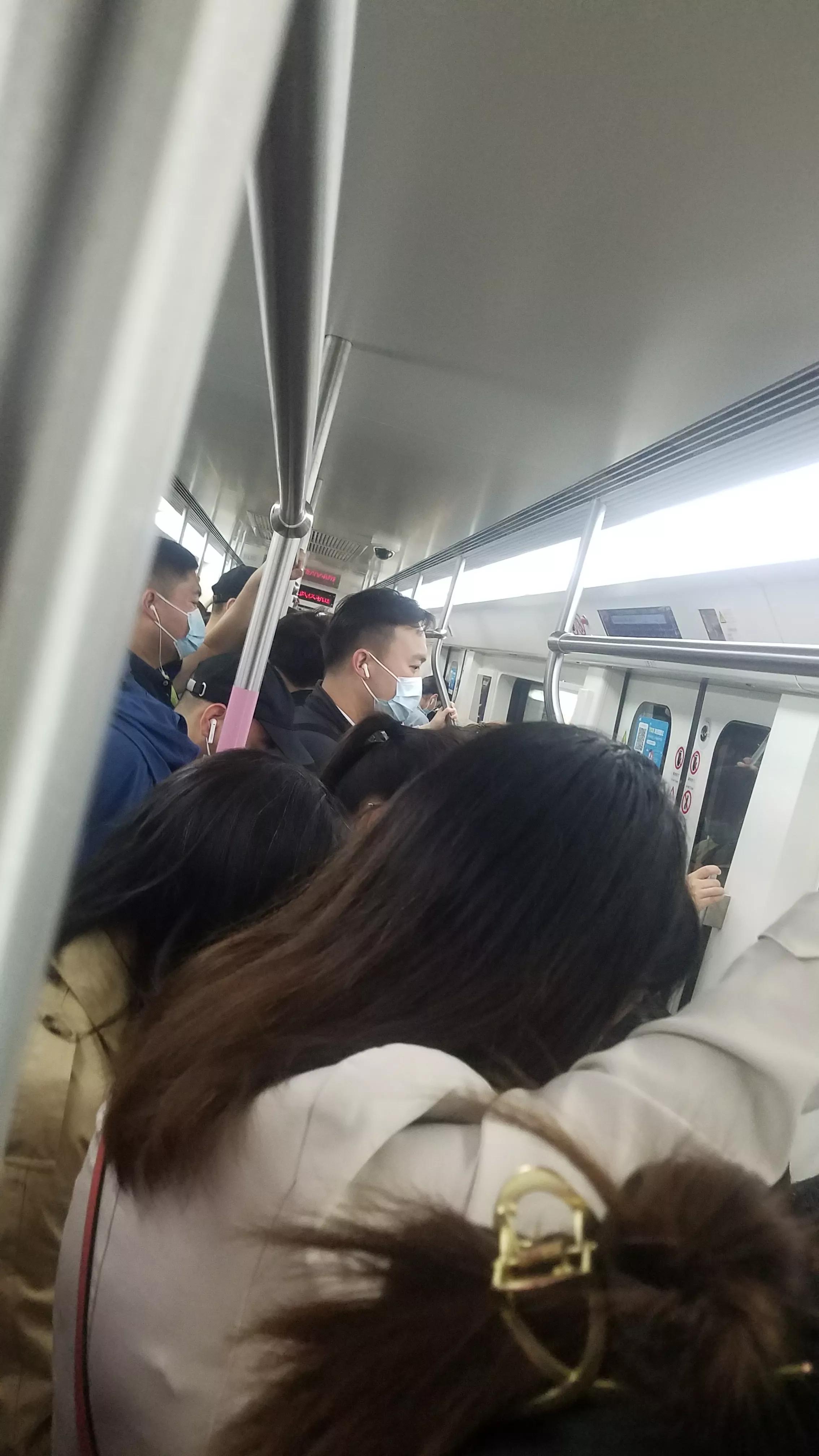 武昌火车站到汉口火车站多远,武昌火车站到汉口火车站的公交