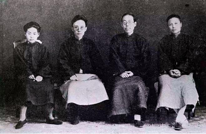 老一辈足球运动员齐聚一堂,七十年代的山东足球队