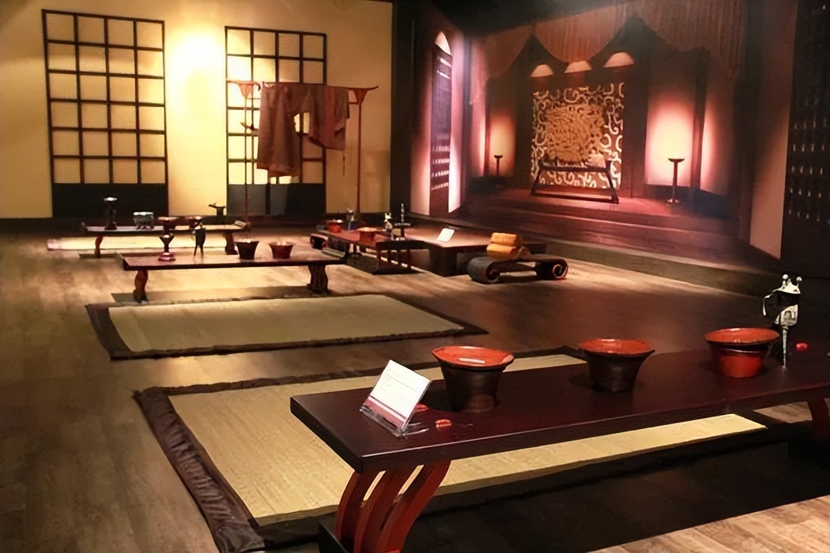 你家坐的沙发，可能就是这个“宇宙最强”家具小镇生产的