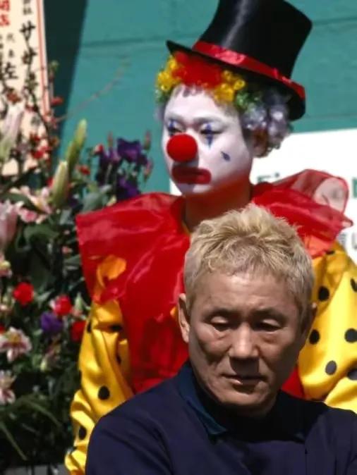 岛国第一流氓北野武72岁花13亿离婚，节目上露屁股，*妇情**多多益善