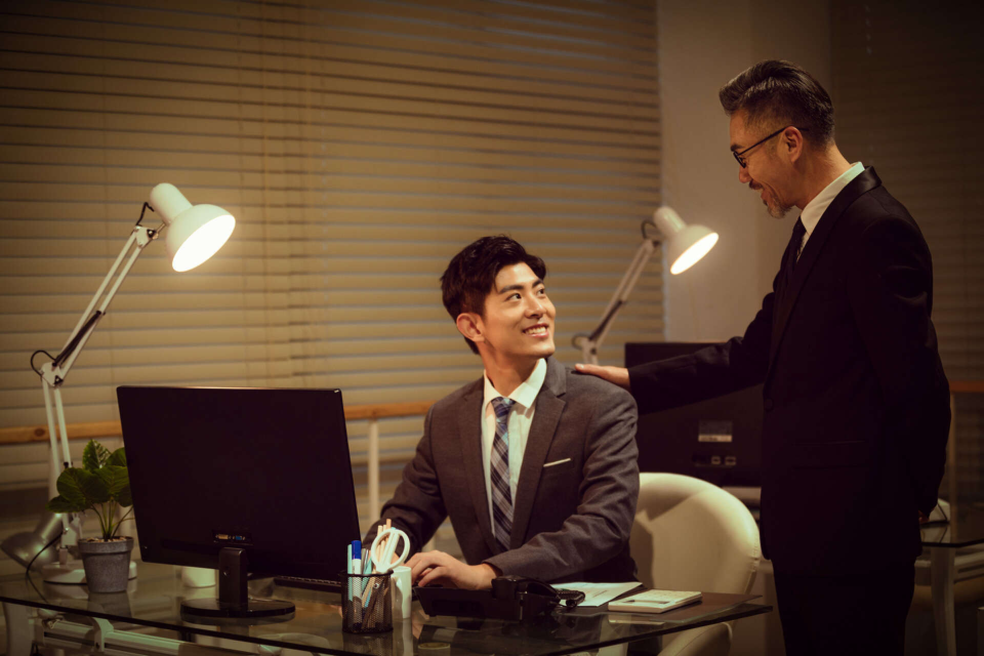 为什么员工发微信领导不回复,给领导发微信拜年不回复为什么