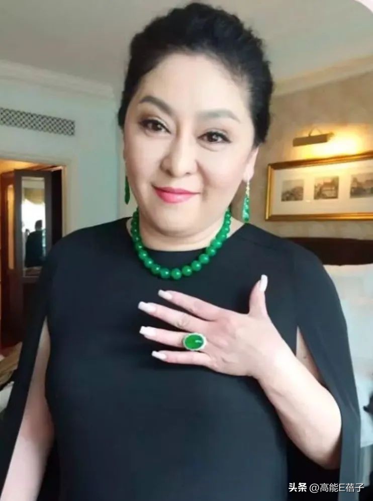 香港女富豪翡翠,香港的女富豪都有哪些