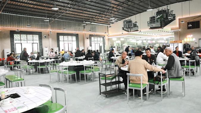 “搞什么，这大排档开到9点，老板就叫我走？”