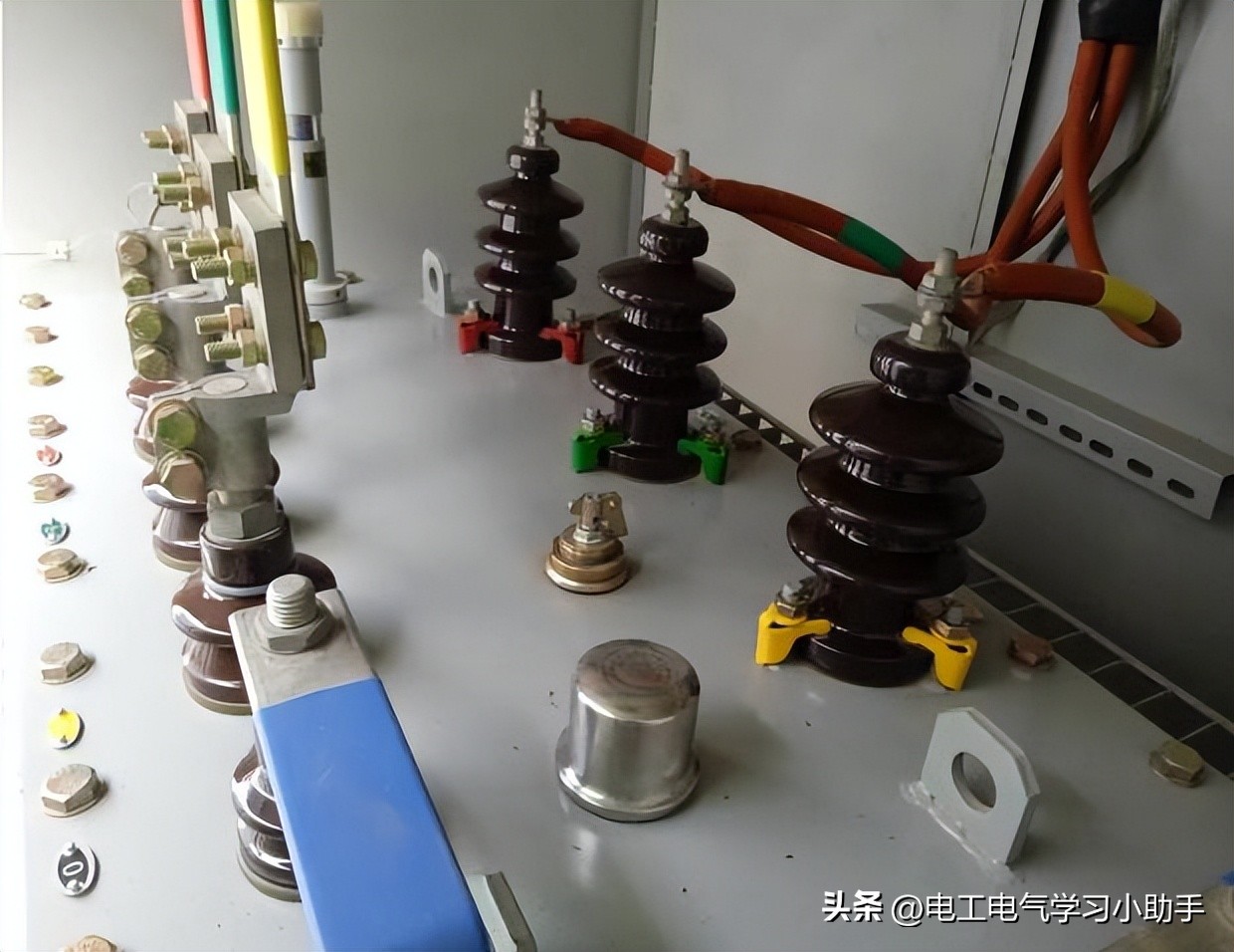 线路太远压降大可以用无功补偿么,线路太远有压降怎么解决