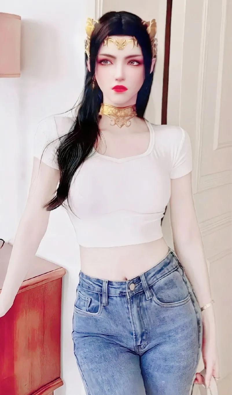 美杜莎女王换上现代衣服,美杜莎女王现代装