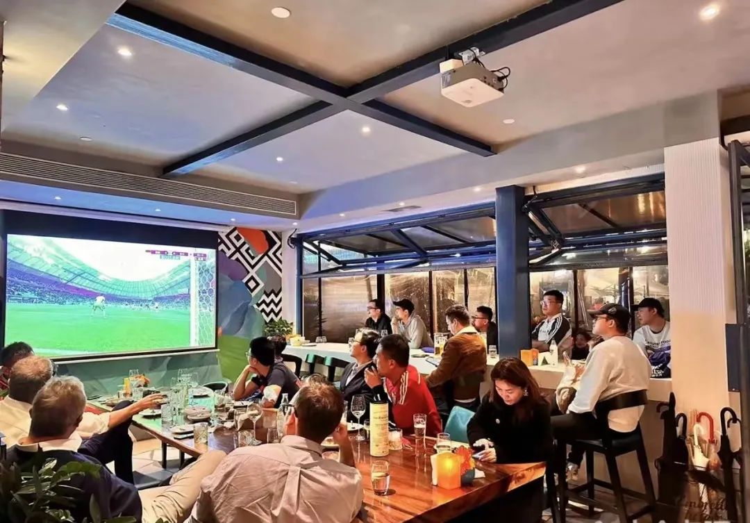 世界杯全国狂欢场面,大屏幕看世界杯球赛的好去处