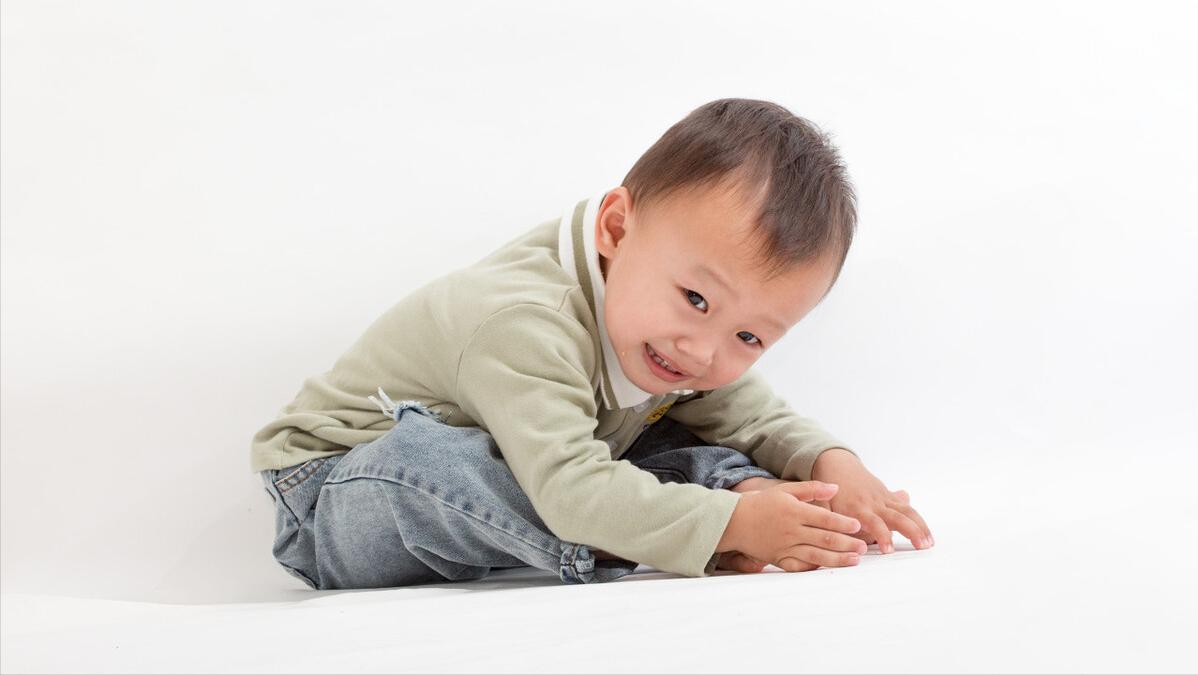 生育成本提升才是不生孩子的核心,专家批判当代年轻人不生孩子