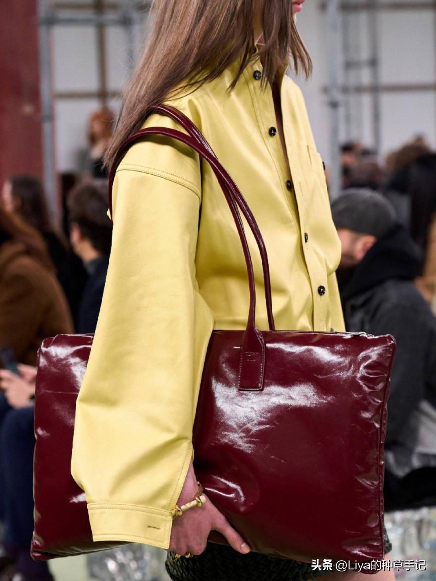 大包包推荐小众高级感轻奢,又休闲又时尚的大包包