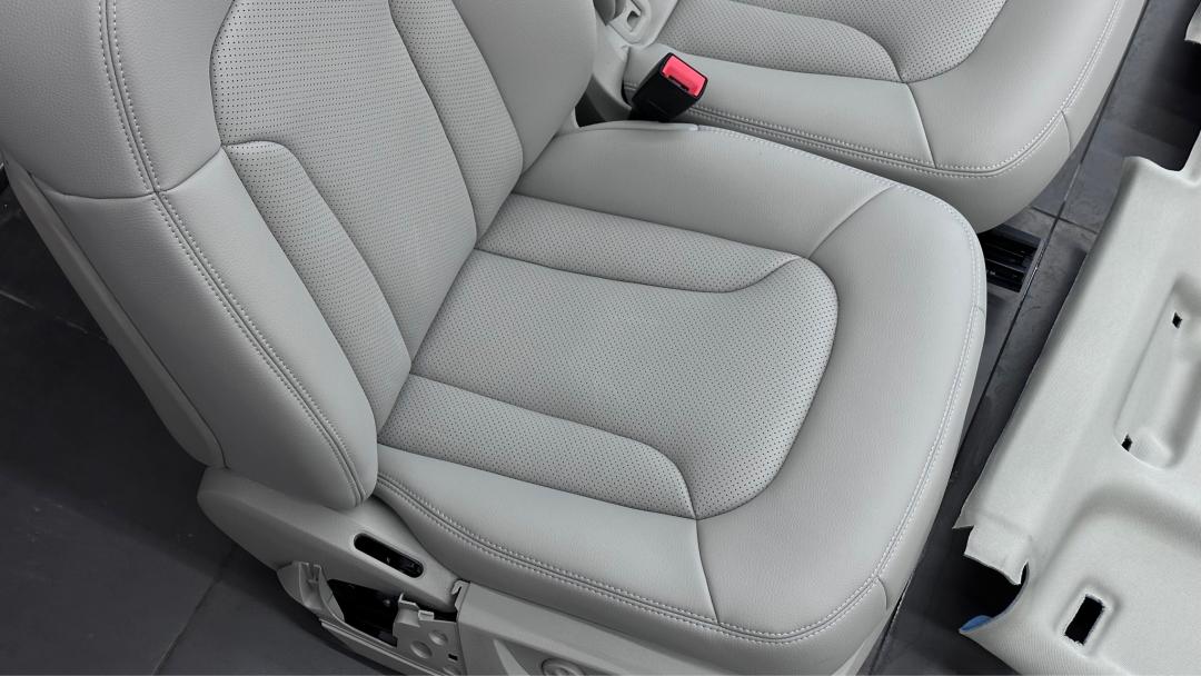 奥迪q7报废厂,老款奥迪q7出车祸