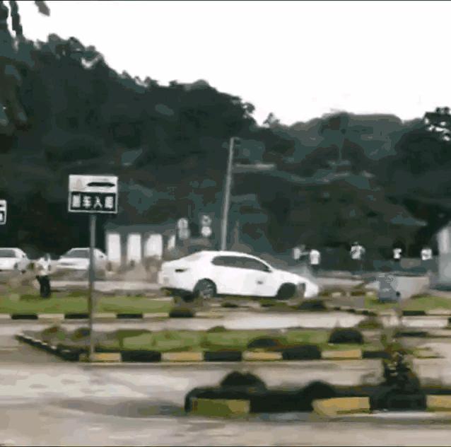 “24岁的女友发育成这样算正常吗？”哈哈哈朋友都说她是我兄弟！