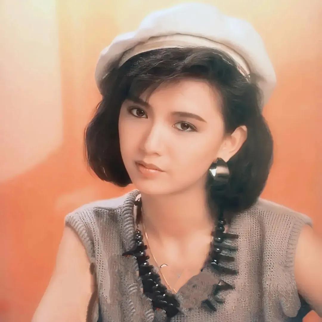 梁朝伟曾华倩靓仔,曾华倩梁朝伟年轻图片