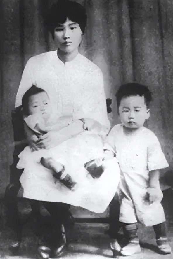 伟人唯一曾孙女，外貌神似杨开慧，14岁气质高雅颇具艺术天赋