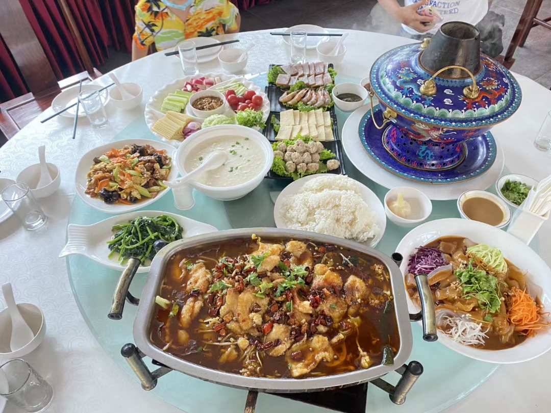 阿那亚是怎样一个地方,世界上有阿尔巴尼亚这个地方吗