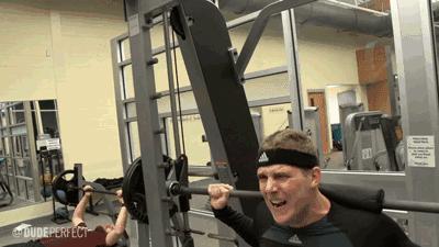 鍋ヨ韩涓嶈瀵圭潃闀滃瓙,鍋ヨ韩璇峰嬁鎵撴壈鍥剧墖