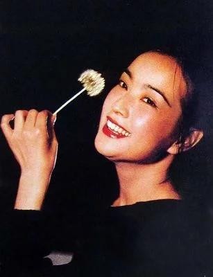 如今65岁的刘晓庆生活依然潇洒,65岁的刘晓庆回老家