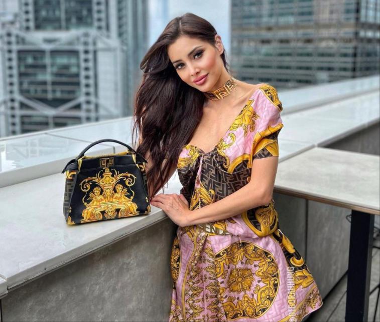 澳门赌王十大豪车,澳门赌王一家近照