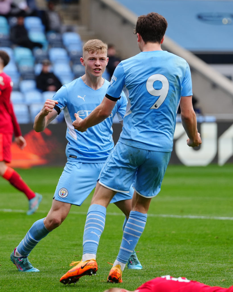 一样是砸钱,曼城砸出个未来,中国足球砸穿个未来