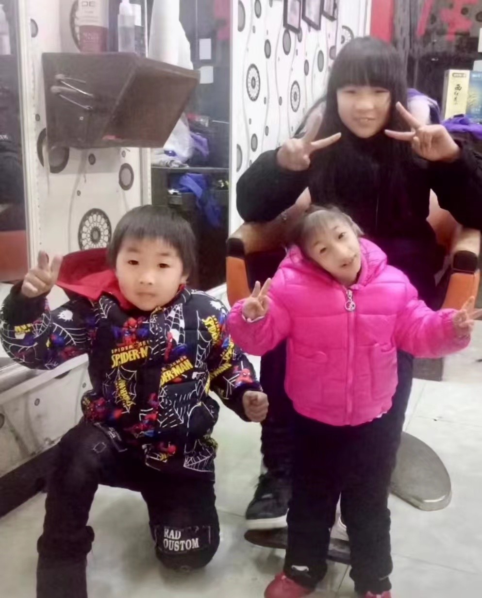 袖珍女孩梁小小出生日期,袖珍女孩梁小小现在长大的样子