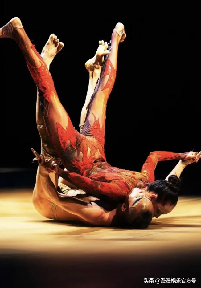 丁字裤、摸*体下**，杨丽萍把国人难以启齿的文化搬到舞台上！