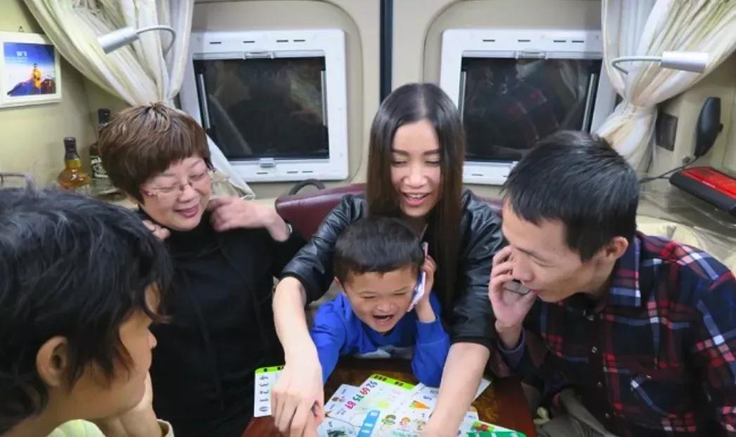 假笑男孩提前祝福视频,假笑男孩命中带苦原图