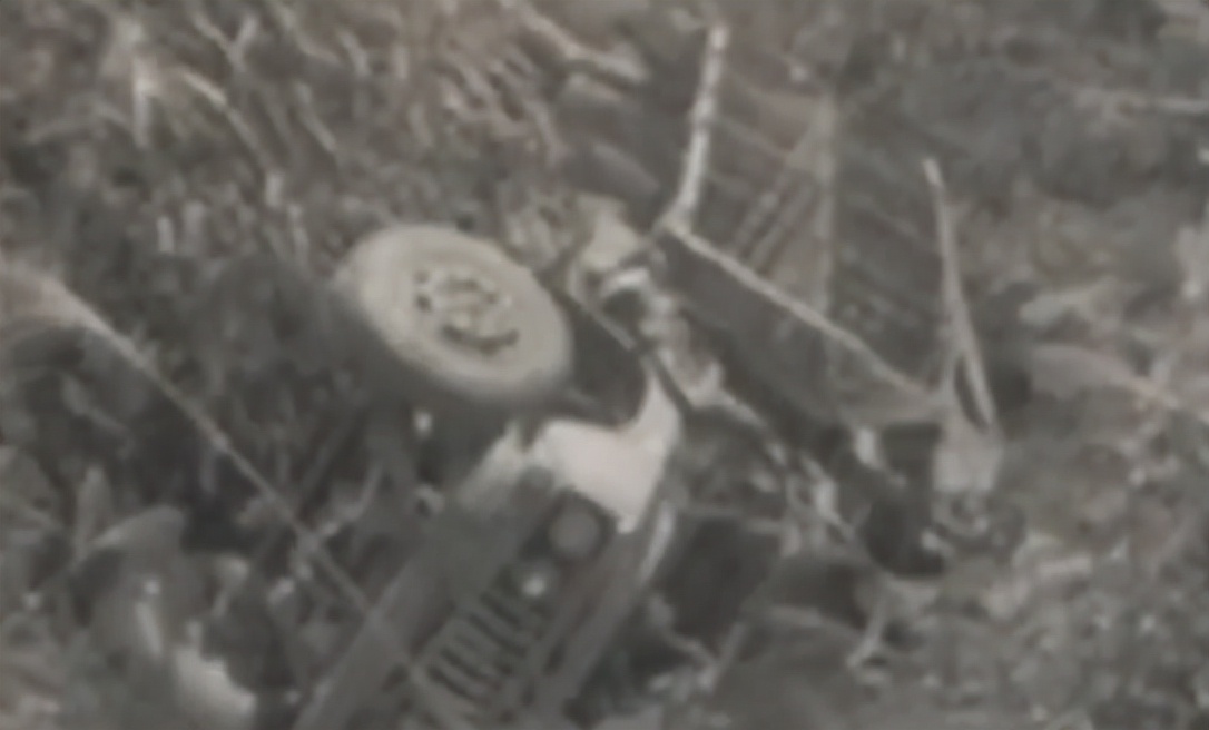 放牛娃捡到一枚古钱币,小伙捡了一千多钱一看原来是冥币