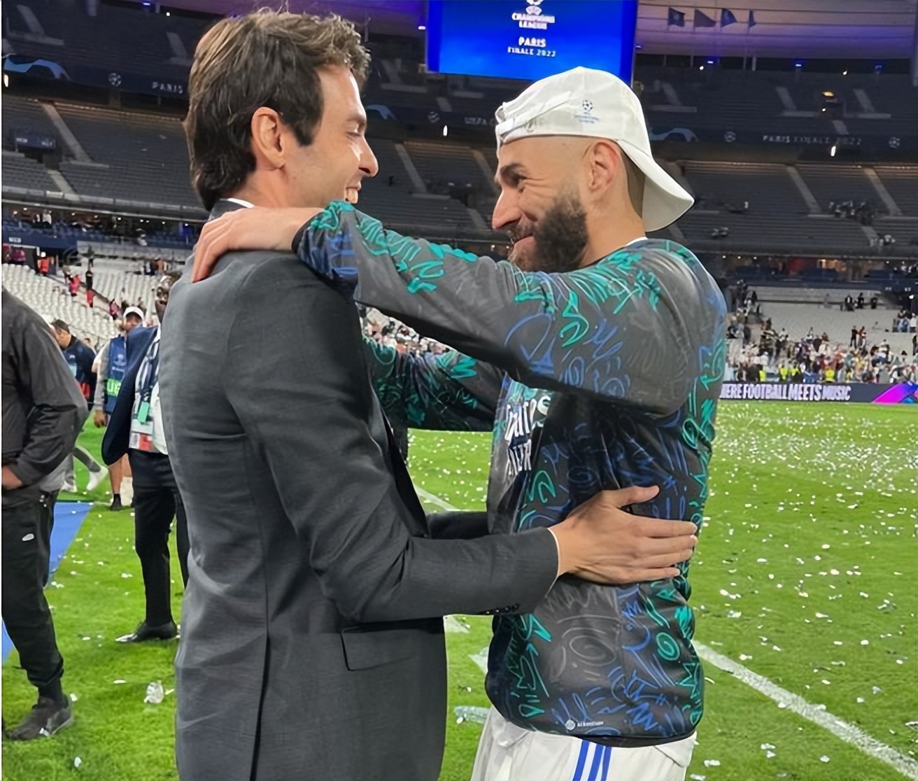 卡卡在皇马时的位置,还是那么帅原版视频