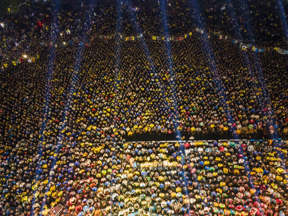 我愿努力奋斗在每一个清晨和午后,我用一生的努力来换取一世的享受