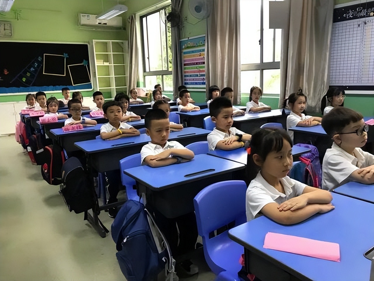 小学生名字笔画太多难哭了,小学生名字笔画太多考试急哭了