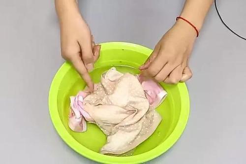 女性清洗注意事项有哪些,女裤清洗放什么药最好